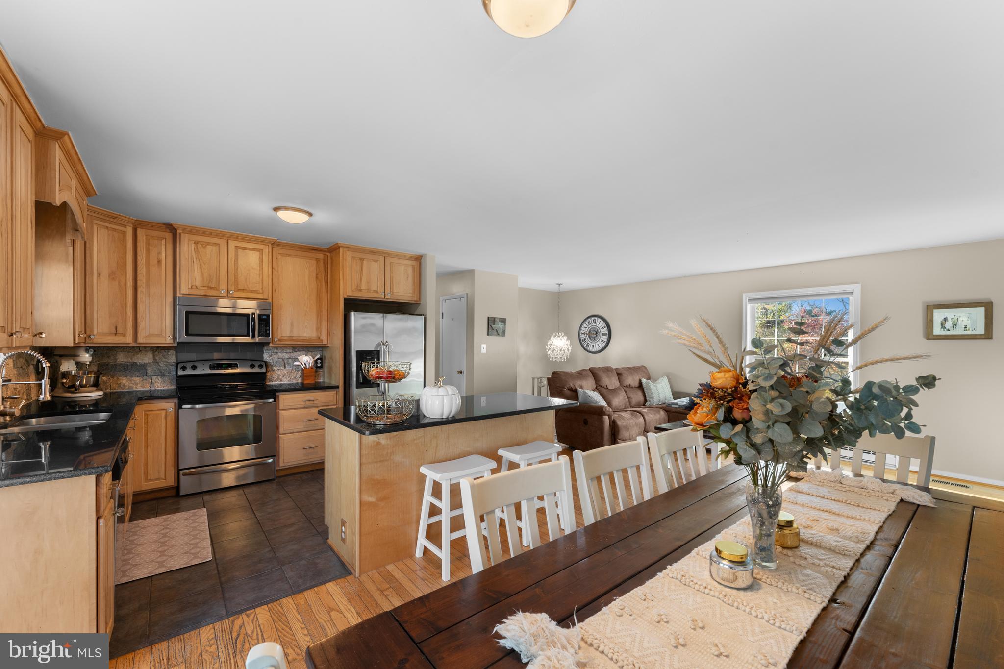 Warrenton, Virginia, 20187, United States, 3 Bedrooms Bedrooms, ,2 BathroomsBathrooms,Residential,For Sale,1987045