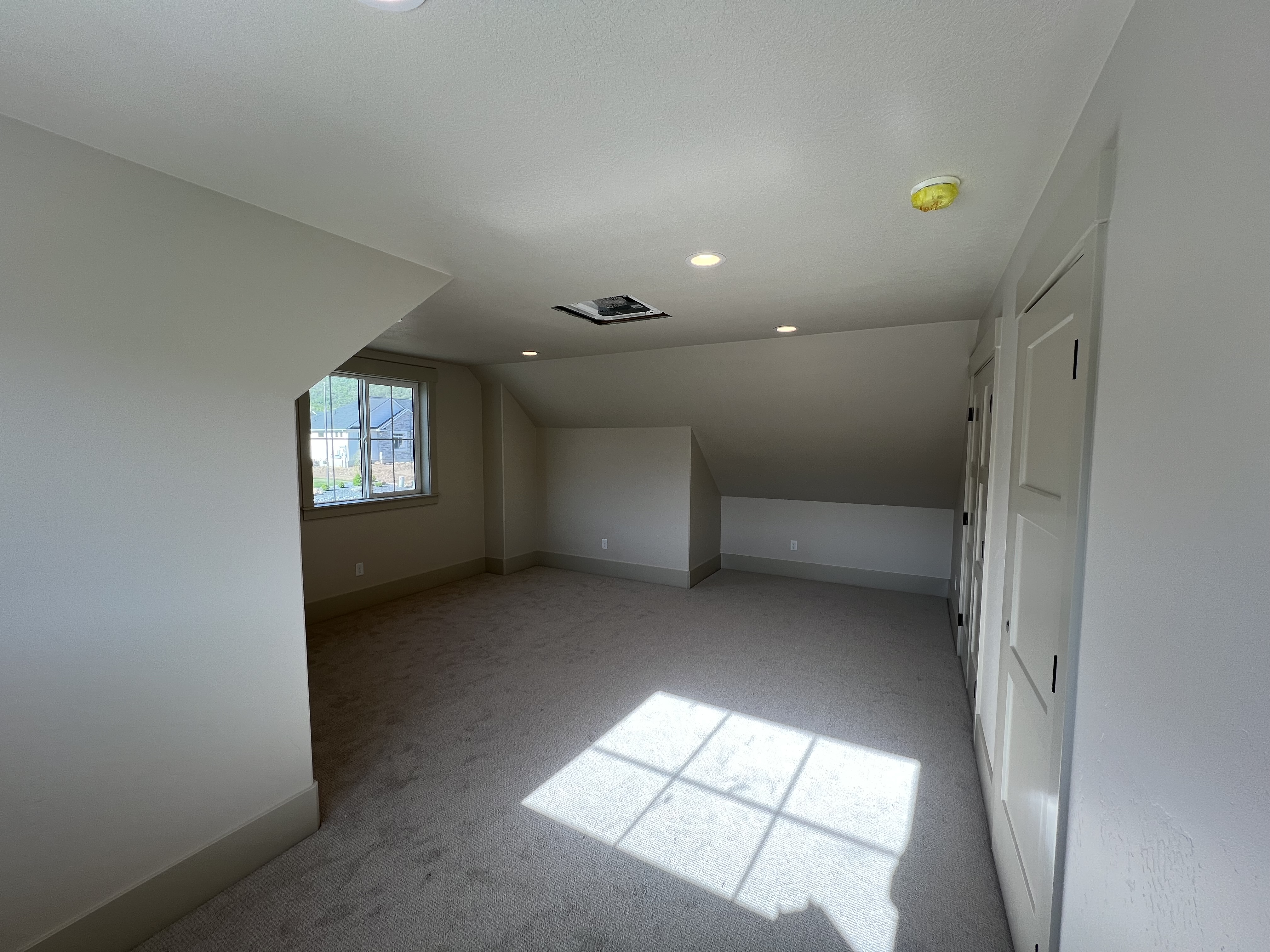Mantua, Utah, 84324, United States, 4 Bedrooms Bedrooms, ,3 BathroomsBathrooms,Residential,For Sale,1793207
