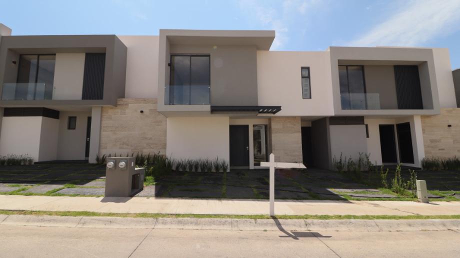 Rinc?n de la Monta?a, Morelia, Michoacán de Ocampo, 58350, Mexico, 3 Bedrooms Bedrooms, ,3 BathroomsBathrooms,Residential,For Sale,Rinc?n de la Monta?a,1610732
