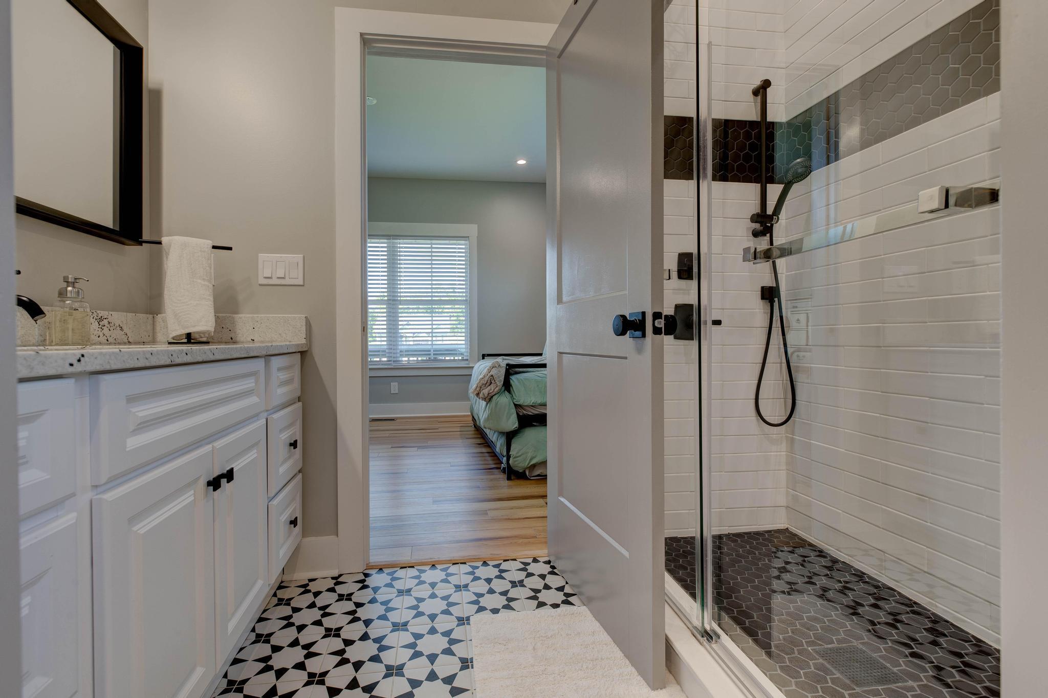 Richmond, Kentucky, 40475, United States, 4 Bedrooms Bedrooms, ,6 BathroomsBathrooms,Residential,For Sale,1971513