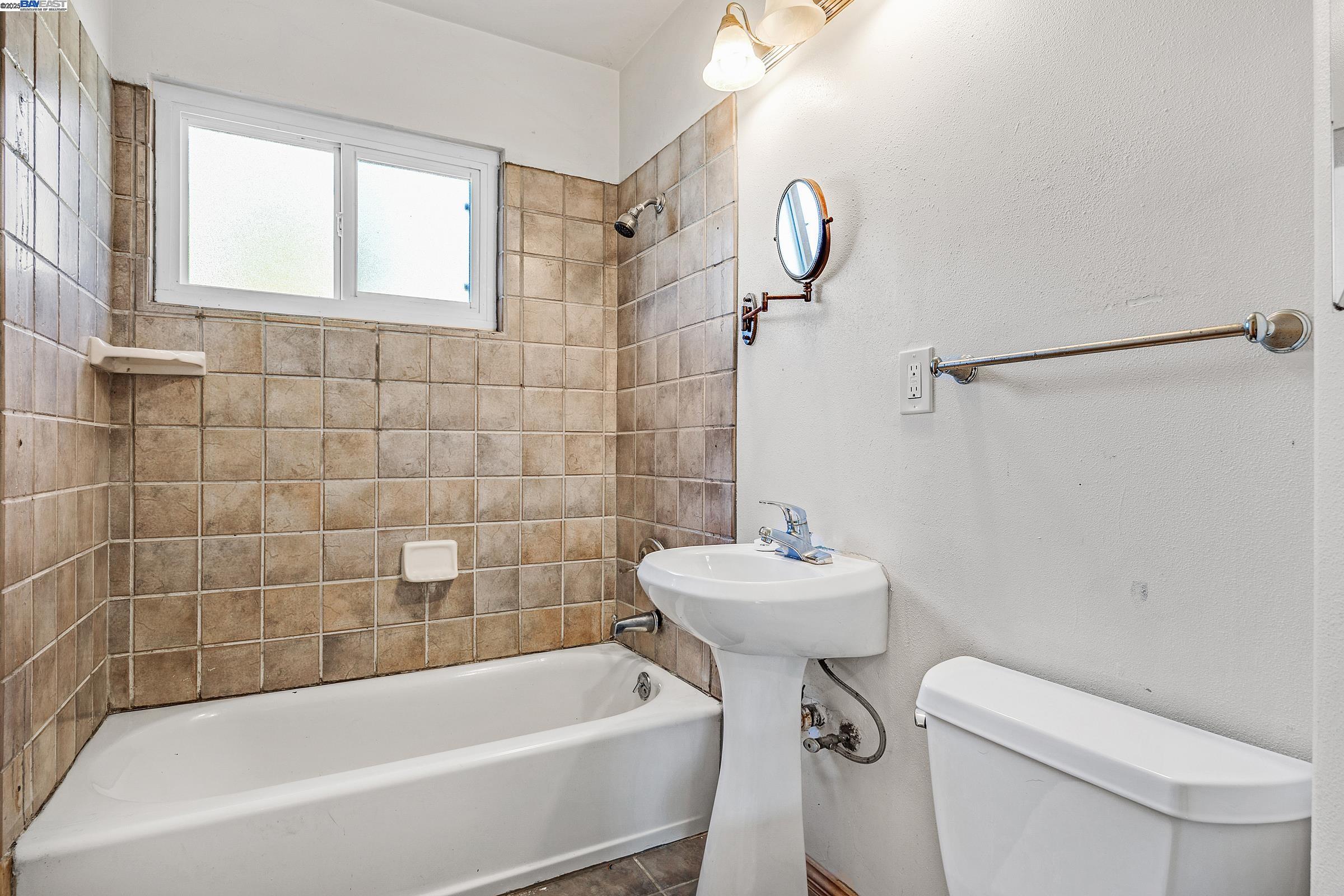 Concord, California, 94521, United States, 4 Bedrooms Bedrooms, ,2 BathroomsBathrooms,Residential,For Sale,1691413