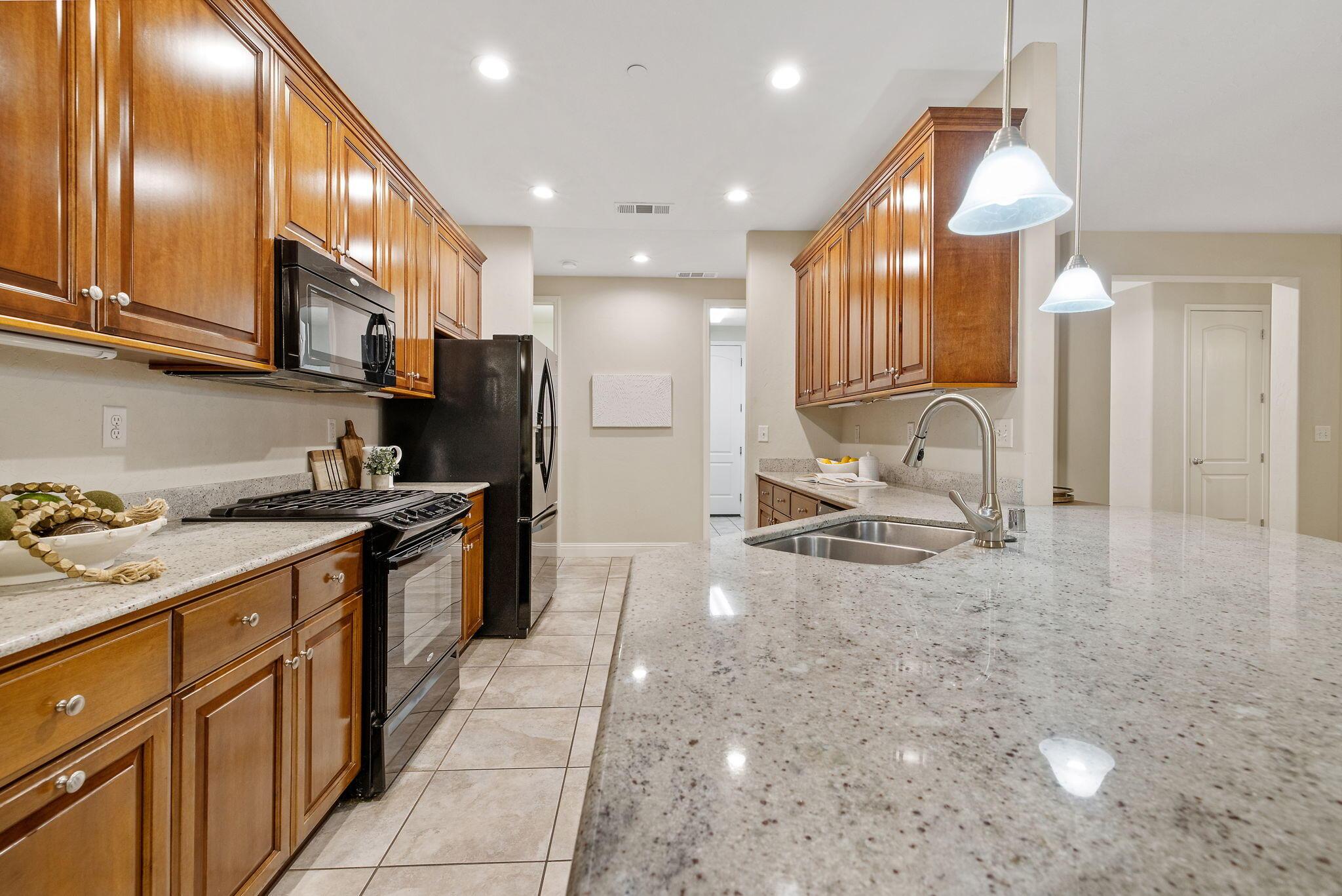 Visalia, California, 93277, United States, 3 Bedrooms Bedrooms, ,2 BathroomsBathrooms,Residential,For Sale,1937034