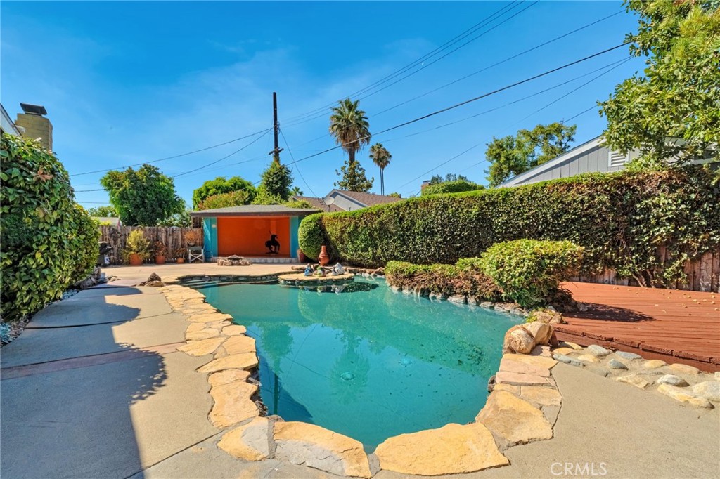 Van Nuys, California, 91406, United States, 4 Bedrooms Bedrooms, ,1 BathroomBathrooms,Residential,For Sale,1982860