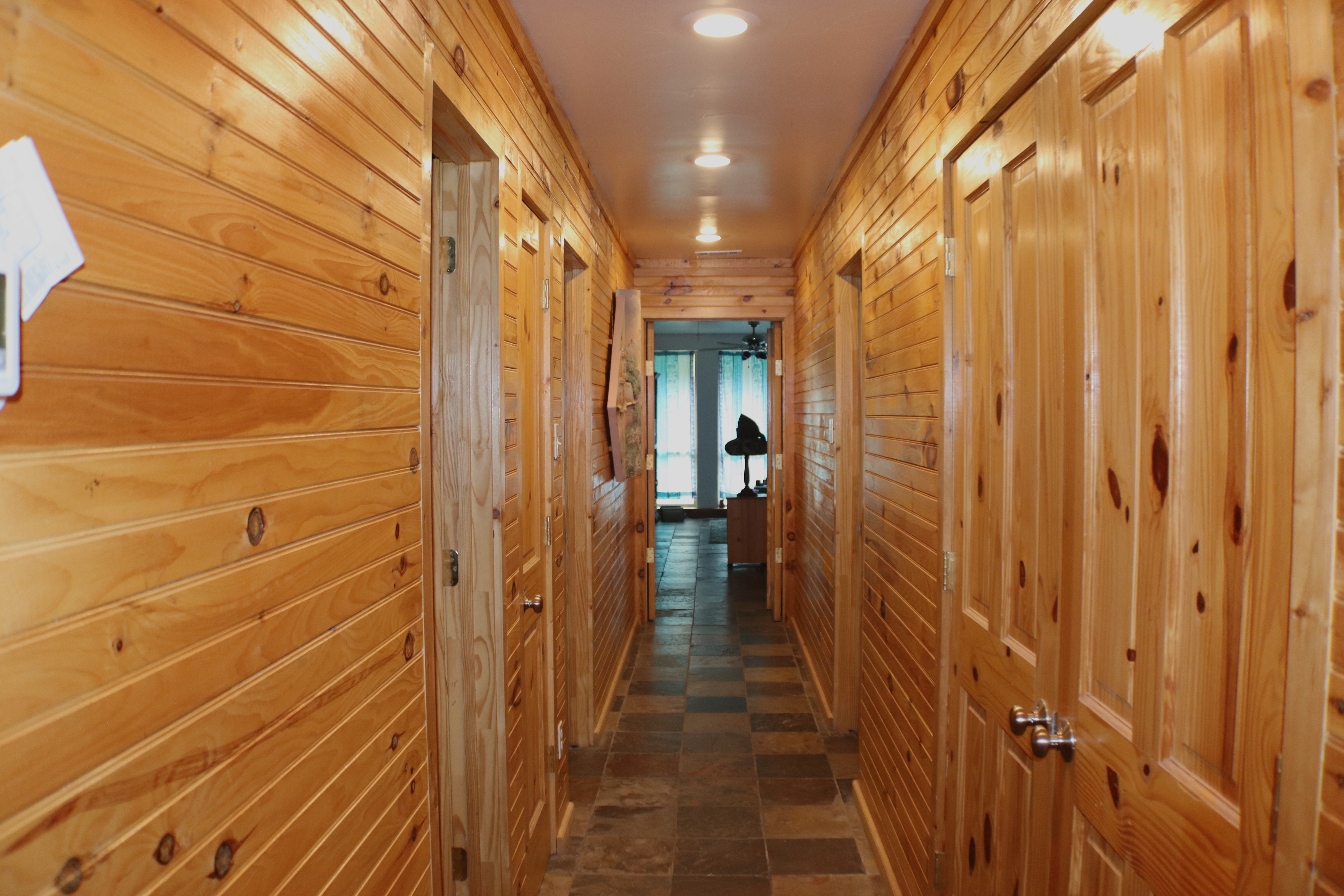 Quinlan, Texas, 75474, United States, 5 Bedrooms Bedrooms, ,4 BathroomsBathrooms,Residential,For Sale,1978468