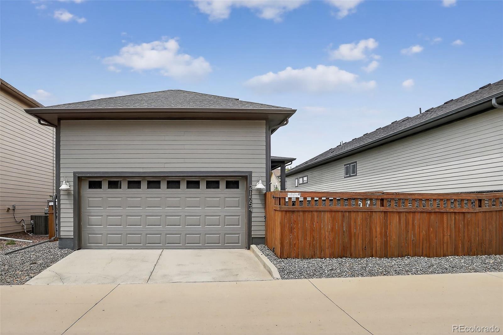 Aurora, Colorado, 80019, United States, 4 Bedrooms Bedrooms, ,3 BathroomsBathrooms,Residential,For Sale,1901325