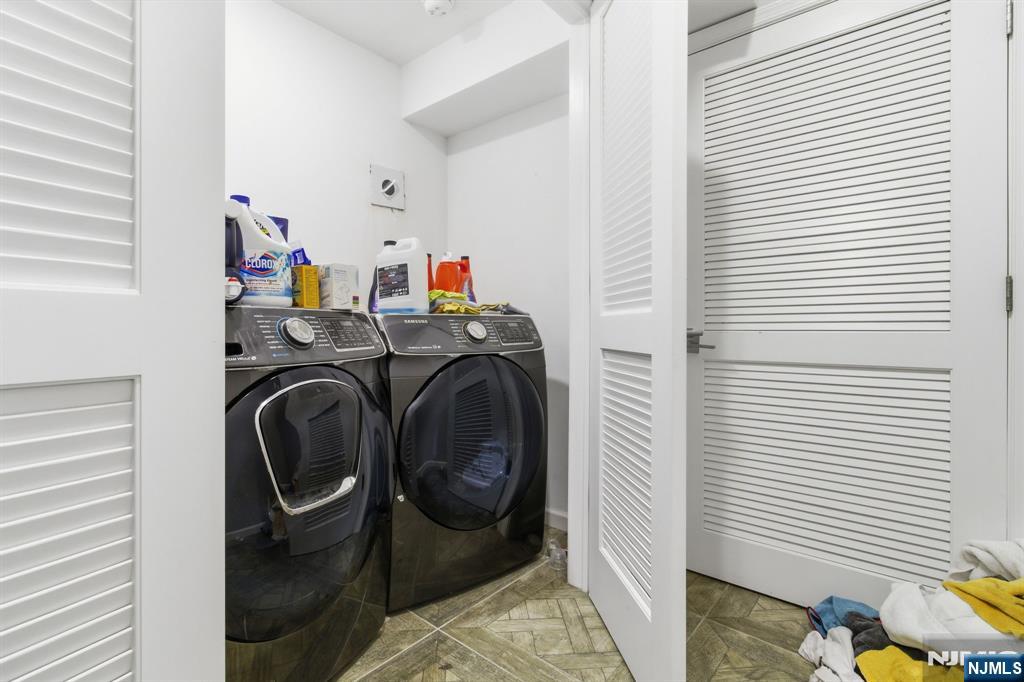 Kearny, New Jersey, 07032, United States, 6 Bedrooms Bedrooms, ,5 BathroomsBathrooms,Residential,For Sale,2032310