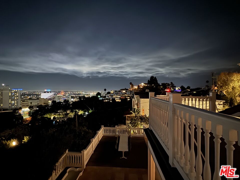 Los Angeles, California, 90068, United States, 3 Bedrooms Bedrooms, ,3 BathroomsBathrooms,Residential,For Sale,1794796