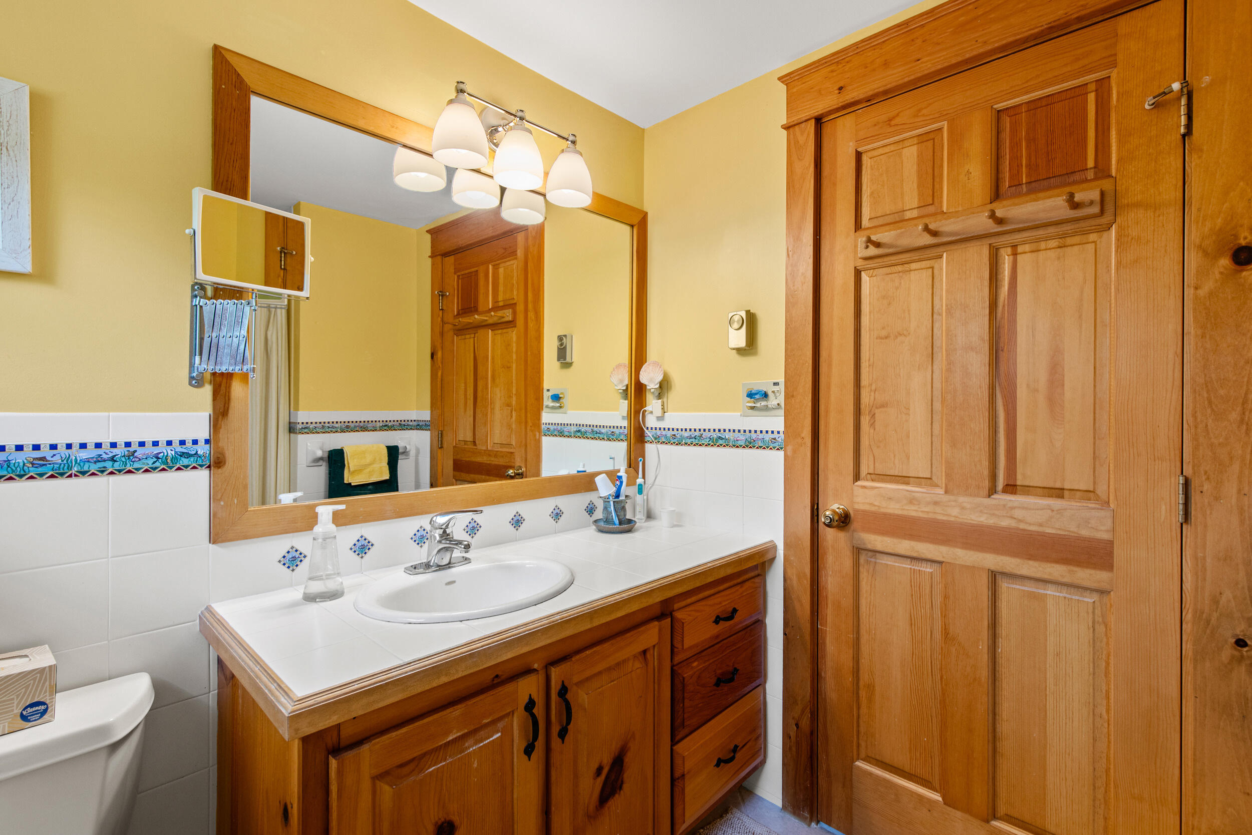 Raymond, Maine, 04071, United States, 4 Bedrooms Bedrooms, ,3 BathroomsBathrooms,Residential,For Sale,1974658