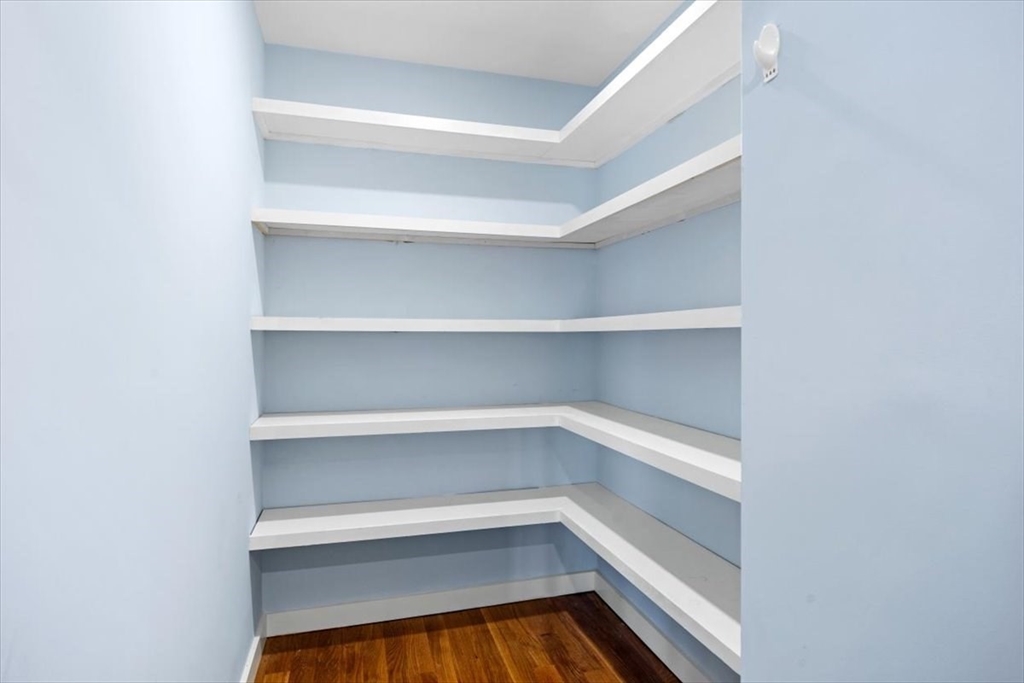 Quincy, Massachusetts, 02171, United States, 2 Bedrooms Bedrooms, ,2 BathroomsBathrooms,Residential,For Sale,1925406
