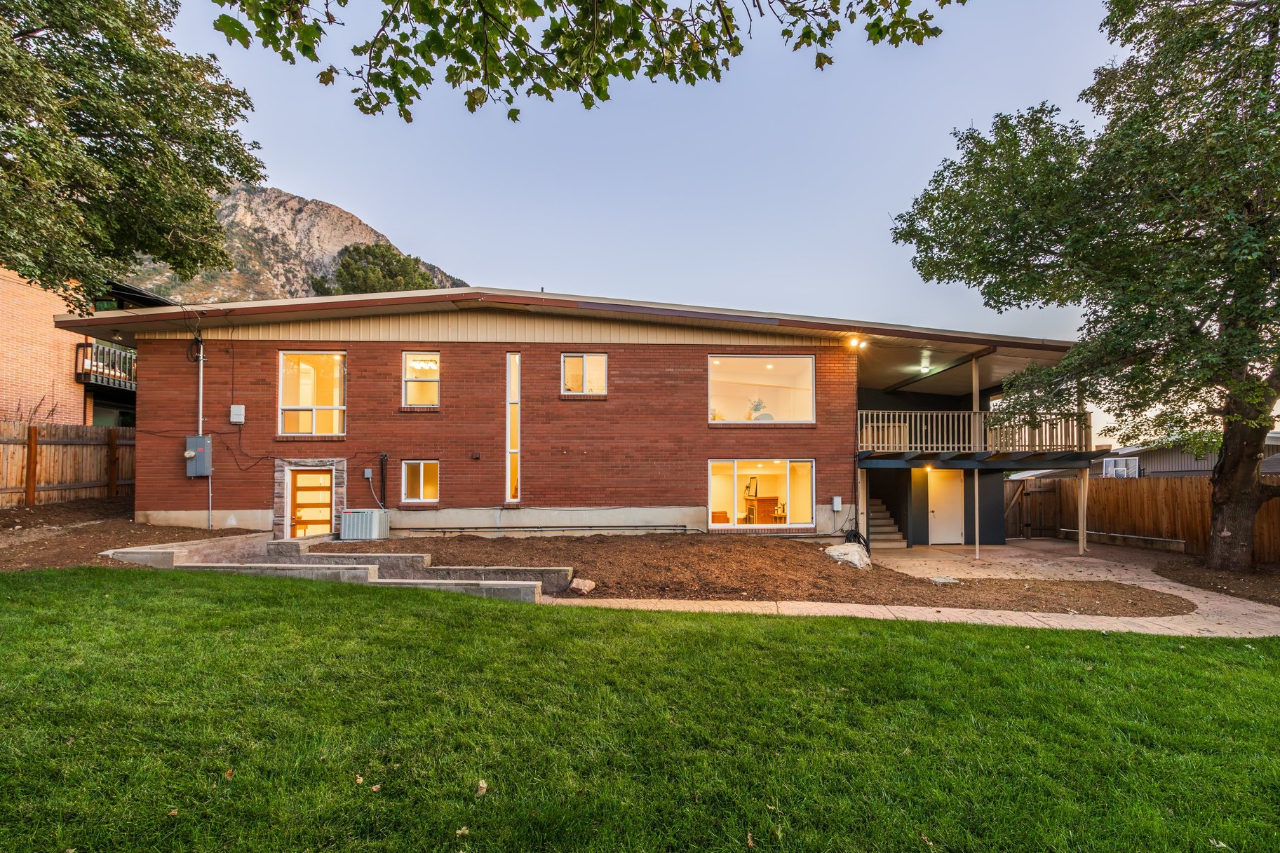  Olympus Cove Rambler with Walk-out Basement to Spacious Backyard - 物件實景