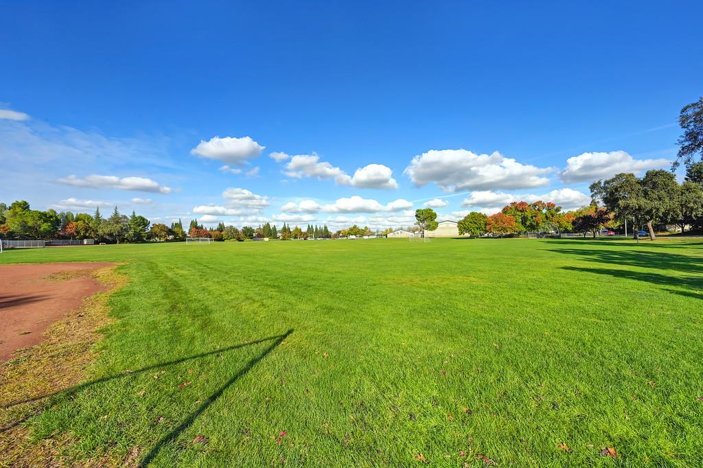 Roseville, California, 95661, United States, 4 Bedrooms Bedrooms, ,3 BathroomsBathrooms,Residential,For Sale,1989245