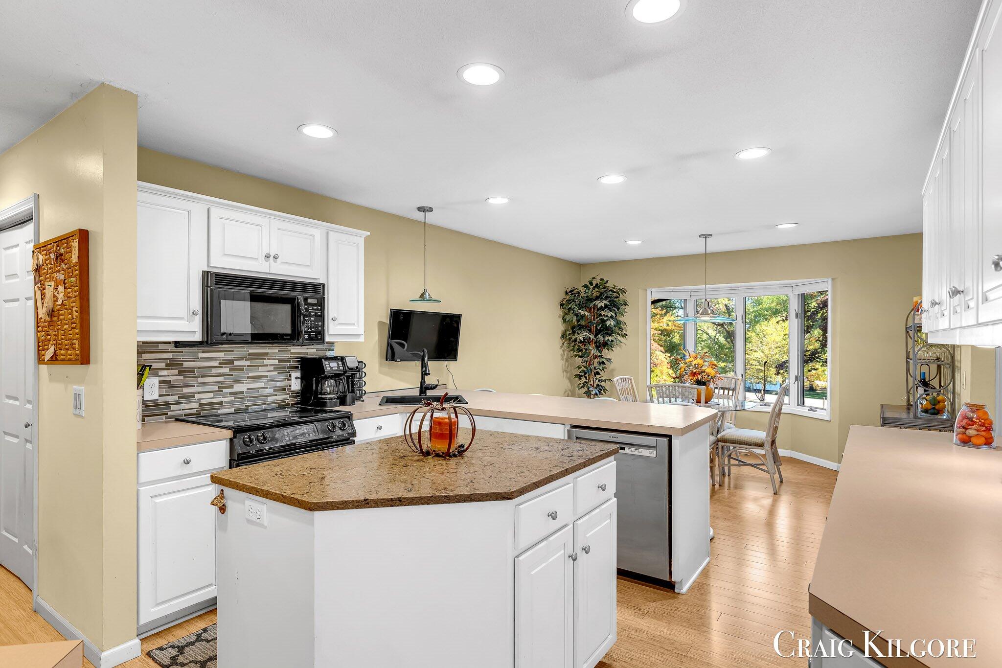 Spring Lake, Michigan, 49456, United States, 2 Bedrooms Bedrooms, ,3 BathroomsBathrooms,Residential,For Sale,2003157