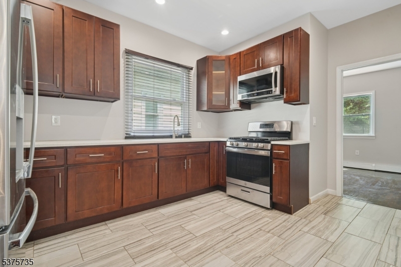 Garfield City, New Jersey, 07026, United States, 4 Bedrooms Bedrooms, ,3 BathroomsBathrooms,Residential,For Sale,1913233