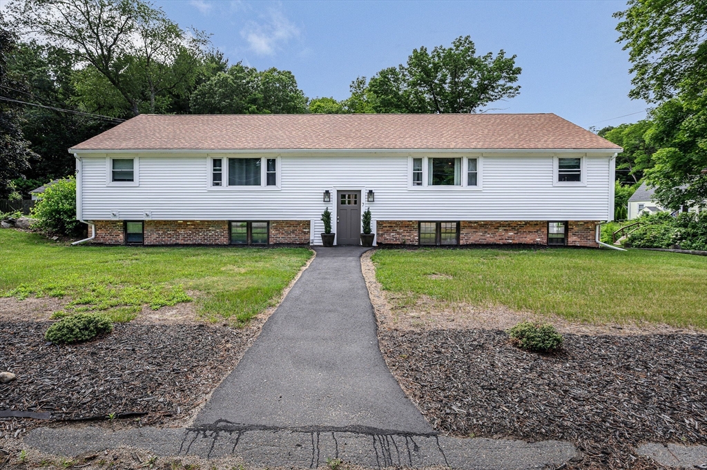 Groveland, Massachusetts, 01834, United States, 5 Bedrooms Bedrooms, ,3 BathroomsBathrooms,Residential,For Sale,1909322