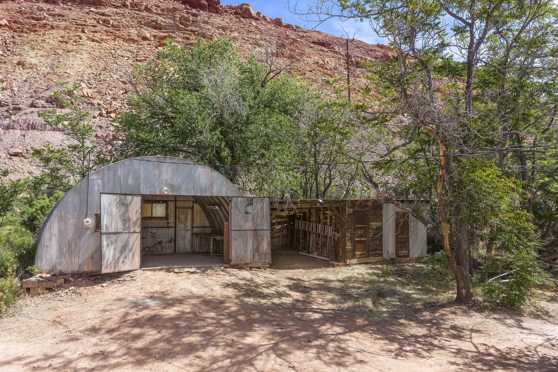  Fixer-Upper Opportunity - Priced to Sell - 物件實景