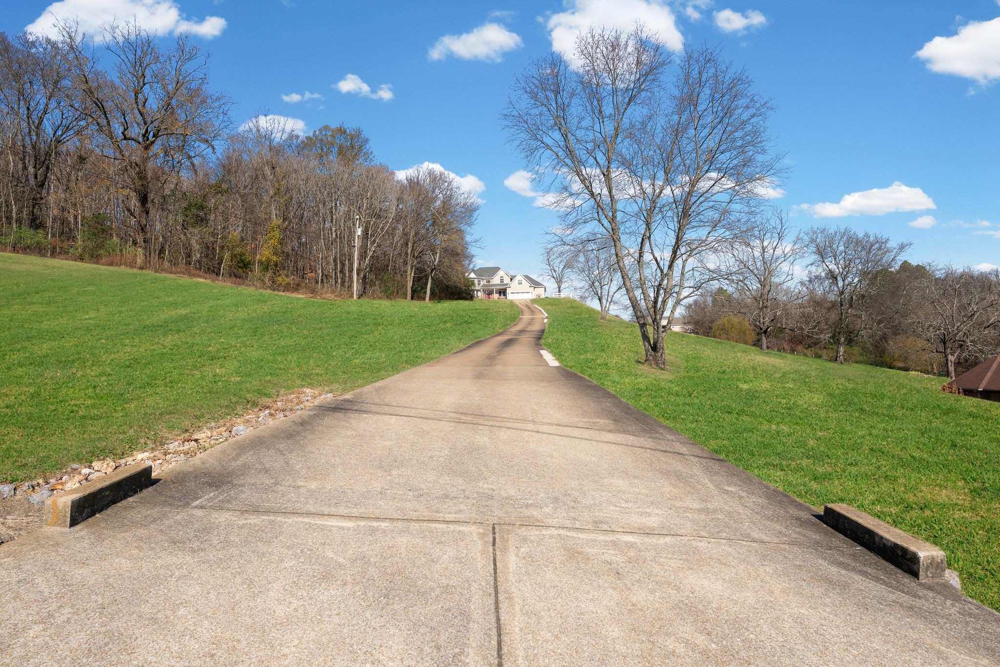 Lewisburg, Tennessee, 37091, United States, 4 Bedrooms Bedrooms, ,3 BathroomsBathrooms,Residential,For Sale,1999662