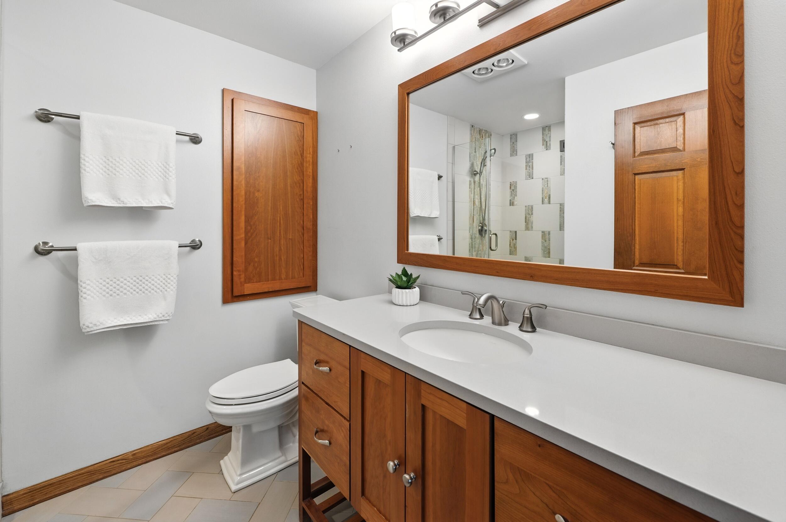 Delafield, Wisconsin, 53029, United States, 2 Bedrooms Bedrooms, ,4 BathroomsBathrooms,Residential,For Sale,1917122
