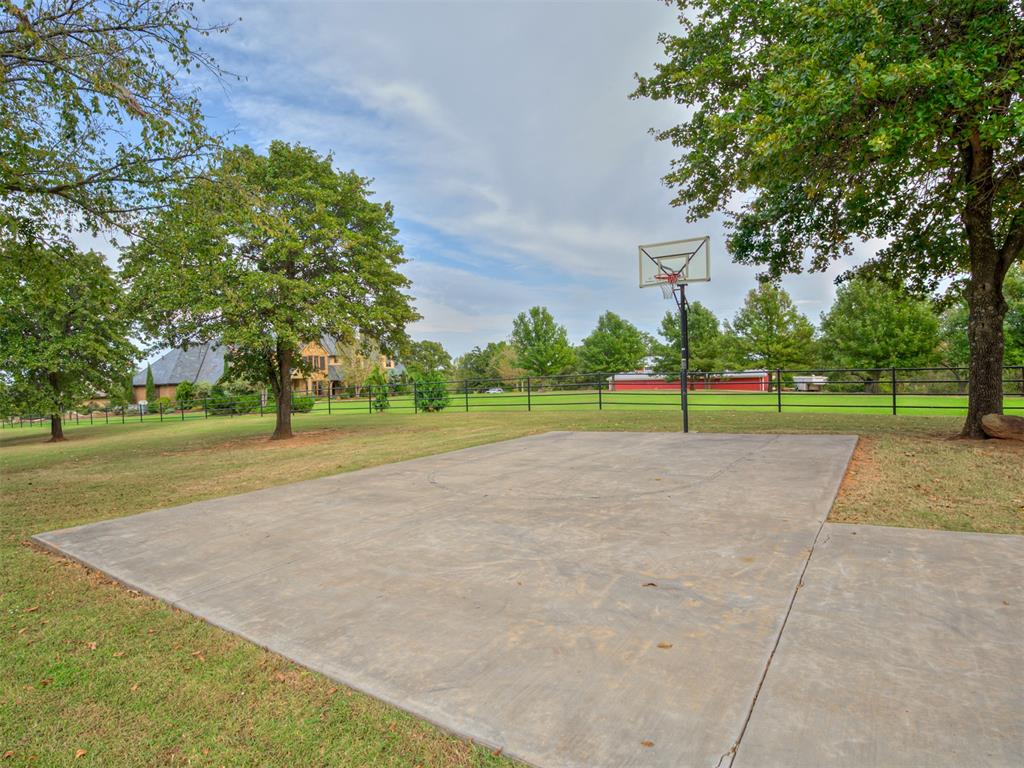 Jones, Oklahoma, 73049, United States, 4 Bedrooms Bedrooms, ,5 BathroomsBathrooms,Residential,For Sale,1987099