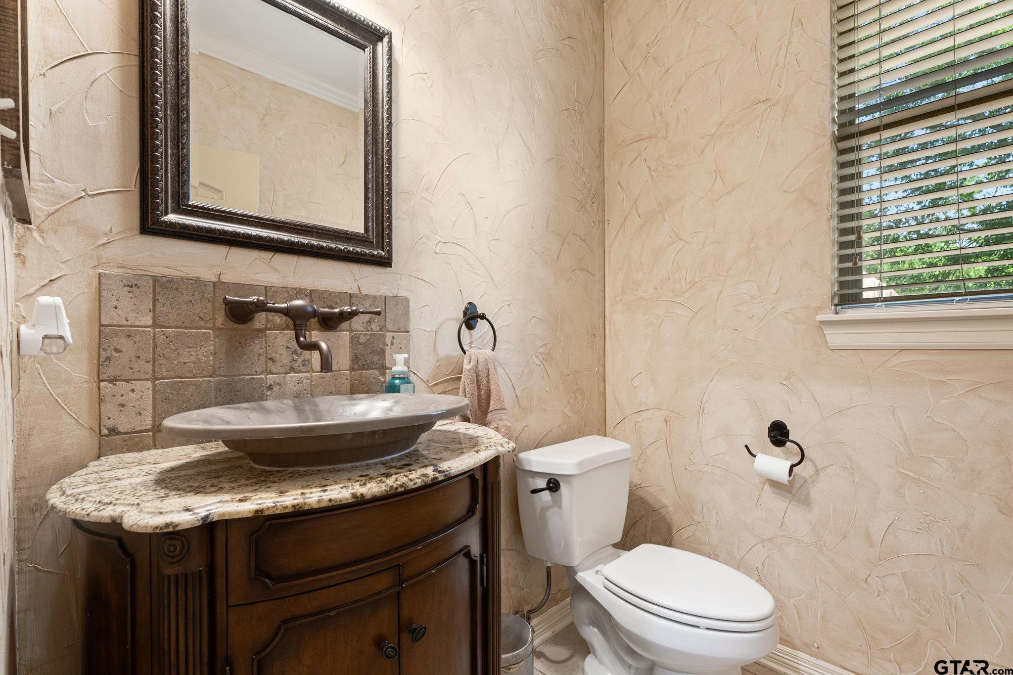 Tyler, Texas, 75703, United States, 4 Bedrooms Bedrooms, ,6 BathroomsBathrooms,Residential,For Sale,1818299