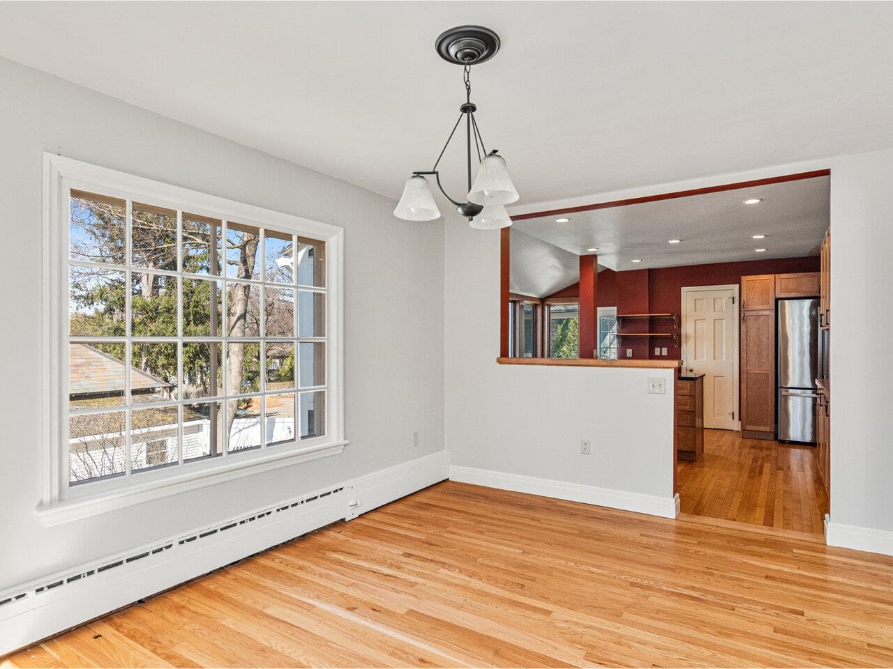 Burlington, Vermont, 05401, United States, 3 Bedrooms Bedrooms, ,2 BathroomsBathrooms,Residential,For Sale,1777019
