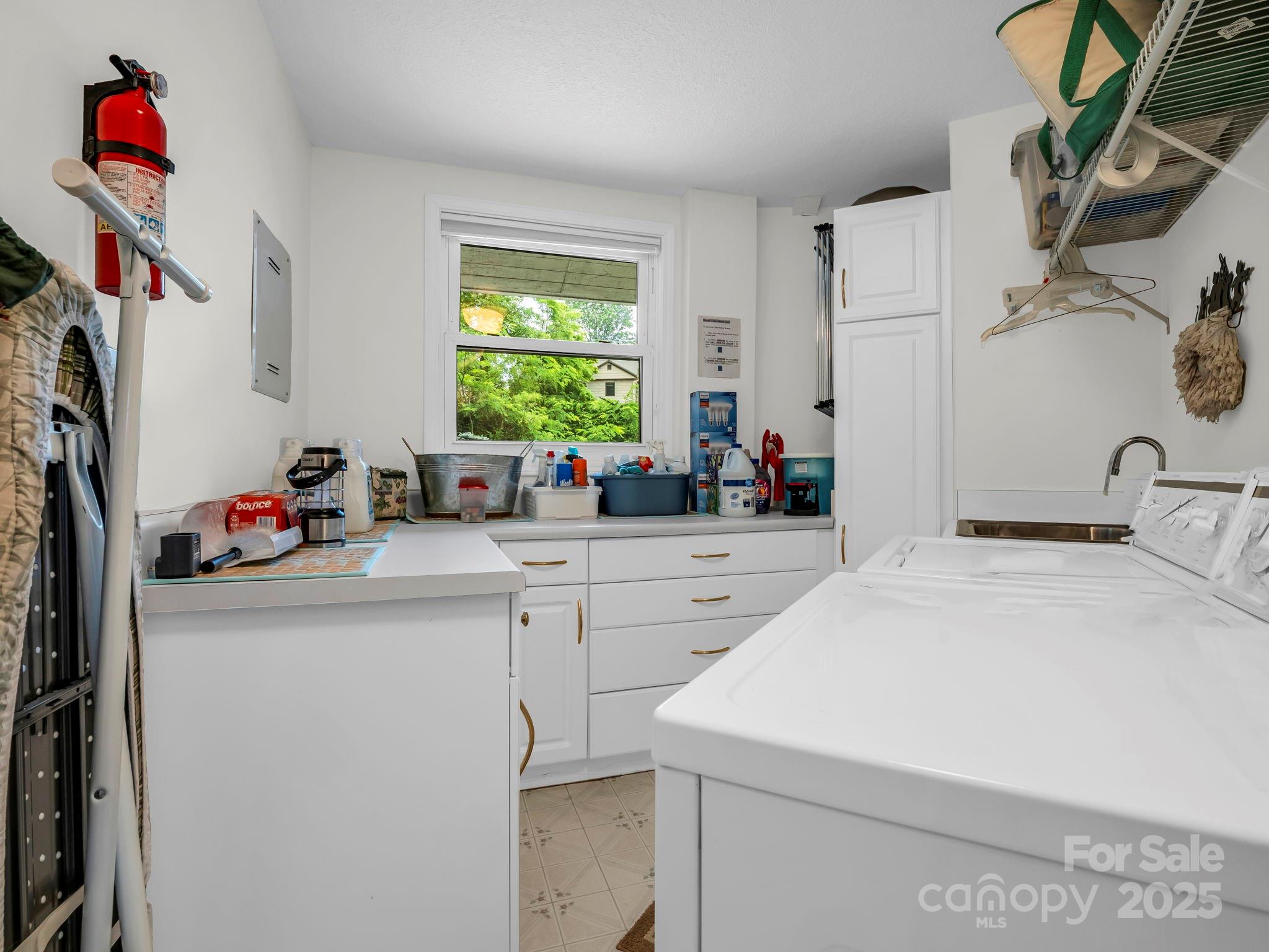 Lake Lure, North Carolina, 28746, United States, 3 Bedrooms Bedrooms, ,3 BathroomsBathrooms,Residential,For Sale,1978628