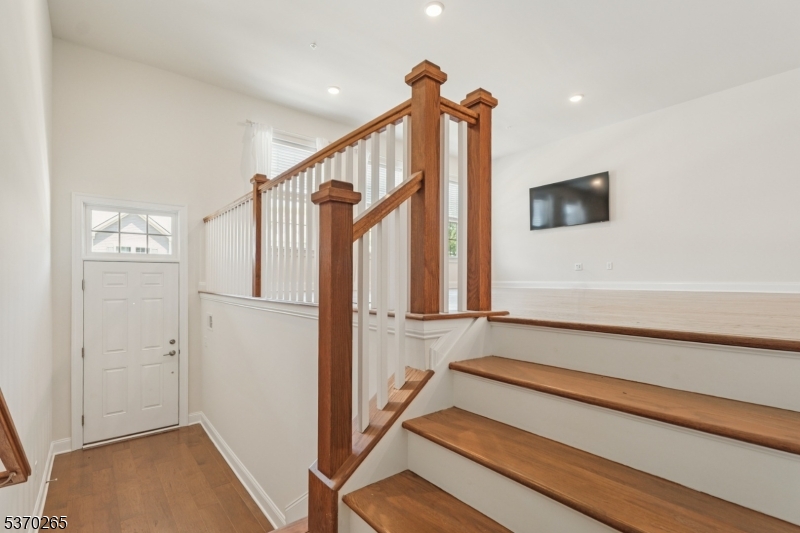 Warren Twp., New Jersey, 07059, United States, 4 Bedrooms Bedrooms, ,4 BathroomsBathrooms,Residential,For Sale,1940451