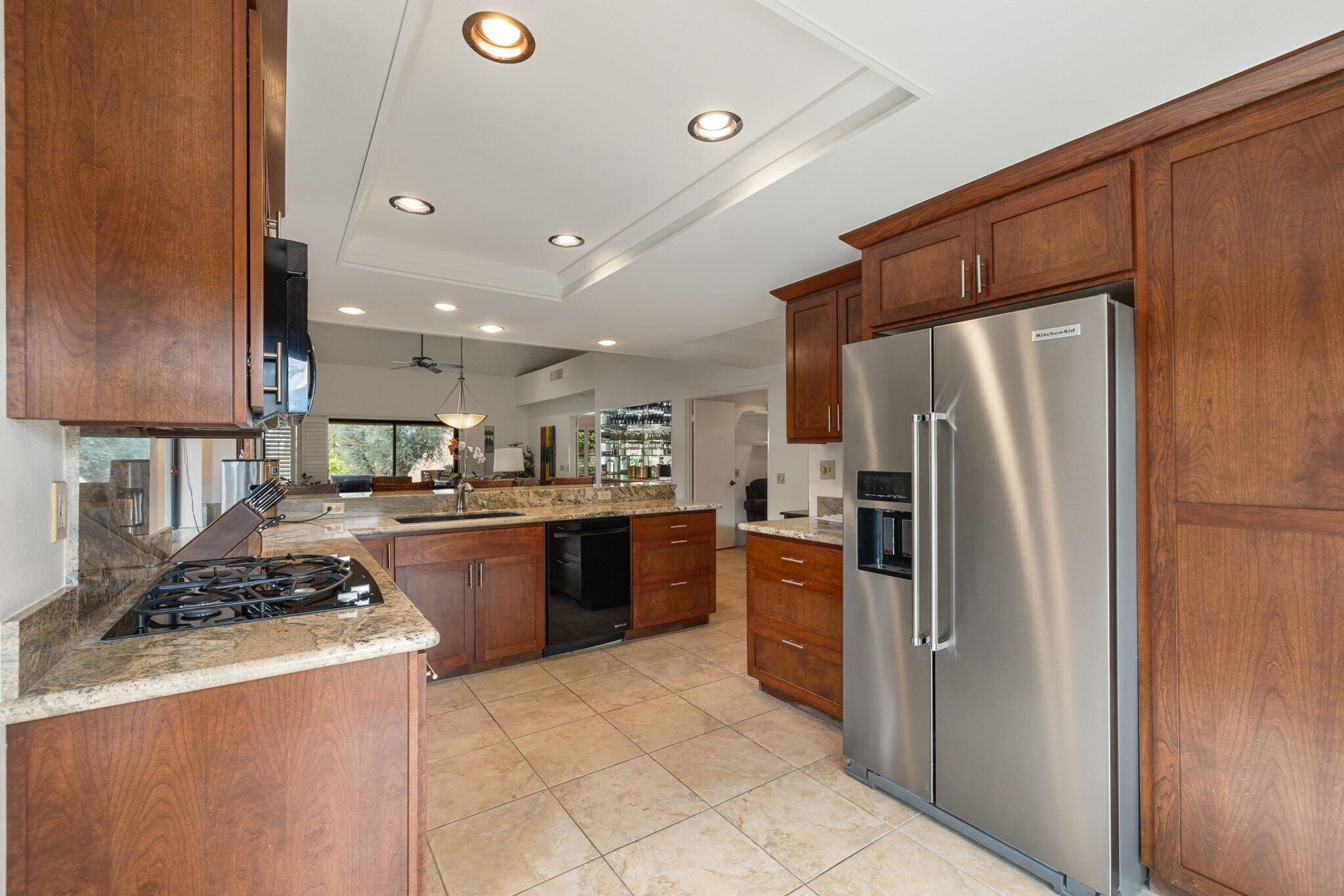 Palm Desert, California, 92260, United States, 2 Bedrooms Bedrooms, ,2 BathroomsBathrooms,Residential,For Sale,1987957