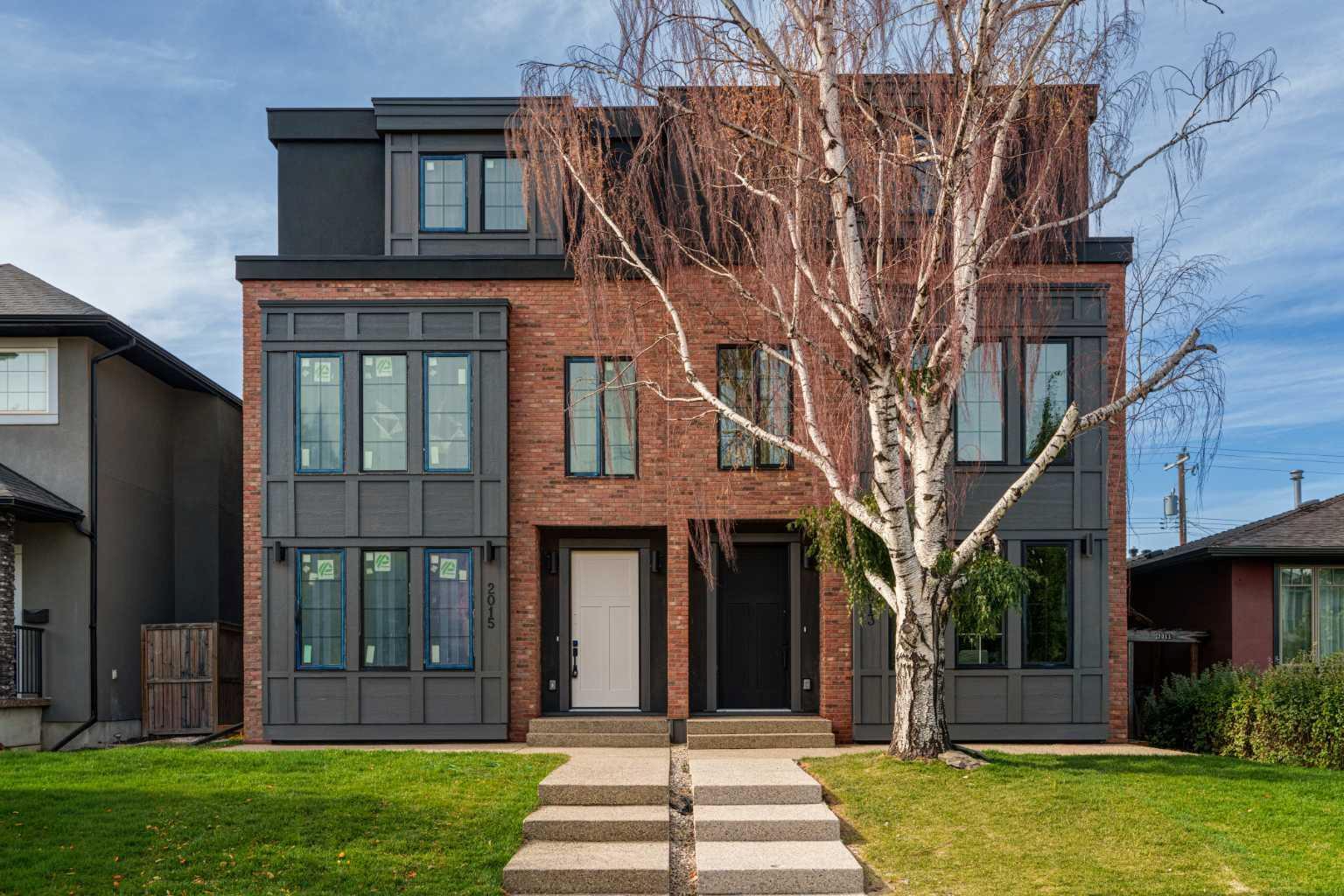 CALGARY, Alberta, T3E 2V9, CA, 4 Bedrooms Bedrooms, ,5 BathroomsBathrooms,Residential,For Sale,1987514