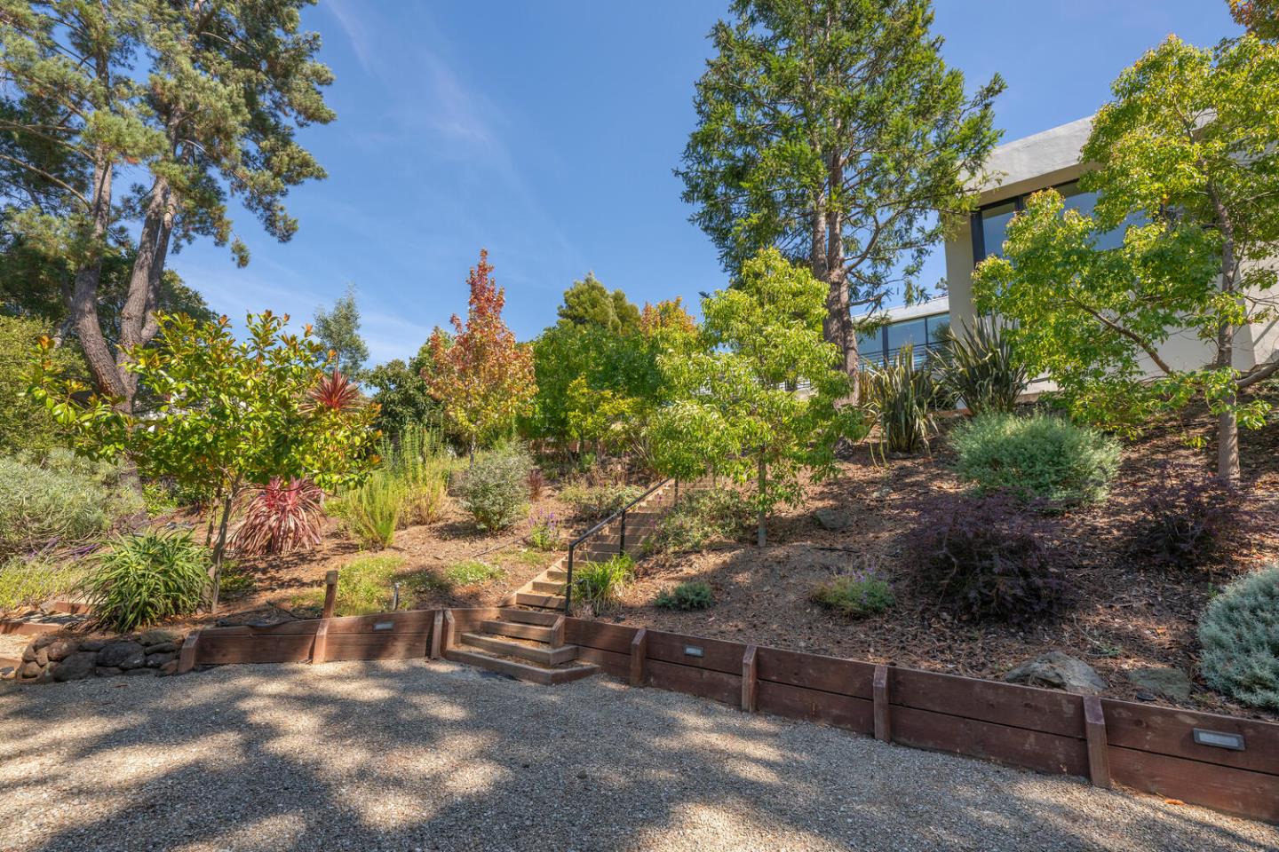 Hillsborough, California, 94010, United States, 4 Bedrooms Bedrooms, ,4 BathroomsBathrooms,Residential,For Sale,1940543