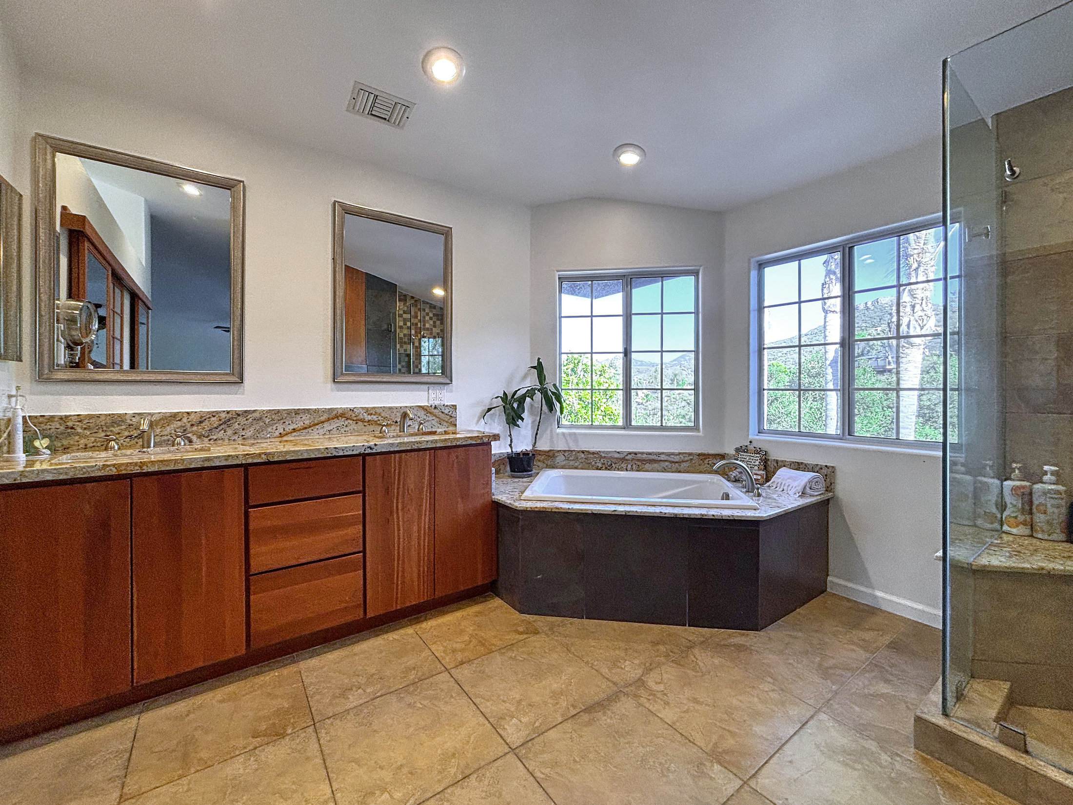  2554 Kirsten Lee Drive, Westlake Village - 物件實景