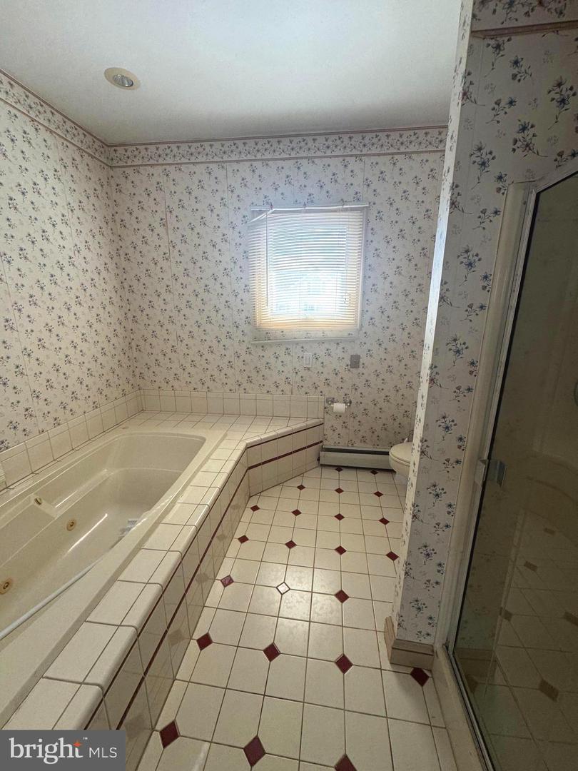 MAPLE SHADE, New Jersey, 08052, United States, 3 Bedrooms Bedrooms, ,3 BathroomsBathrooms,Residential,For Sale,1985694