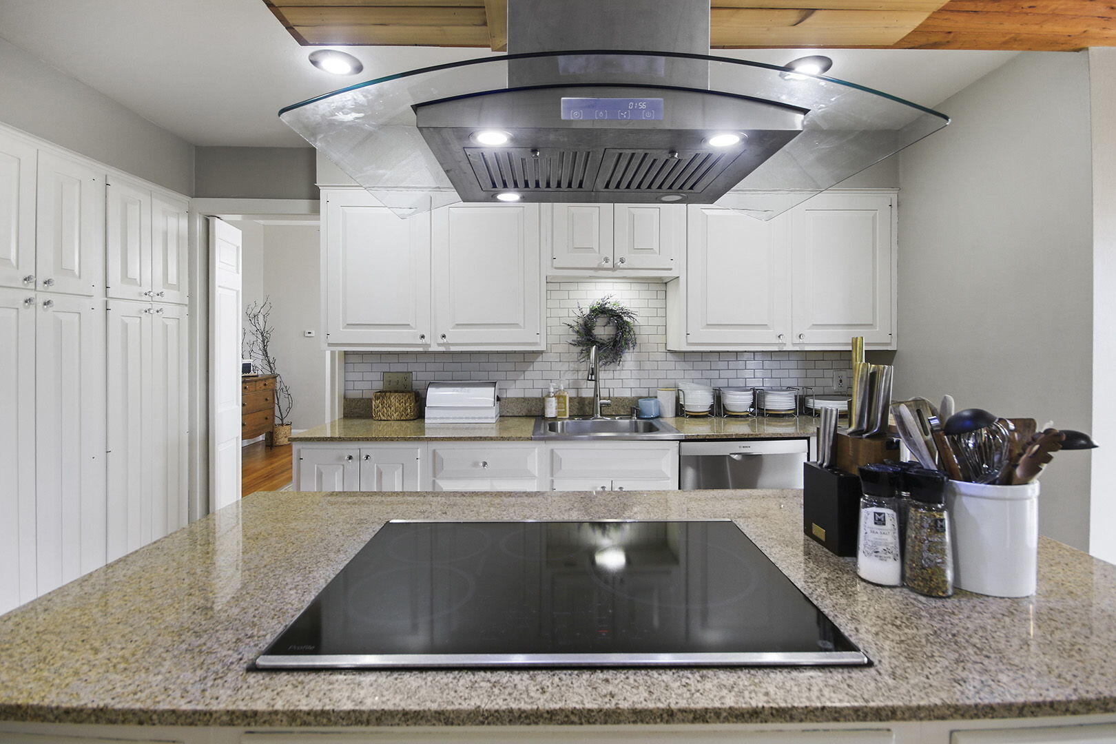 MOBERLY, Missouri, 65270, United States, 5 Bedrooms Bedrooms, ,5 BathroomsBathrooms,Residential,For Sale,2009284