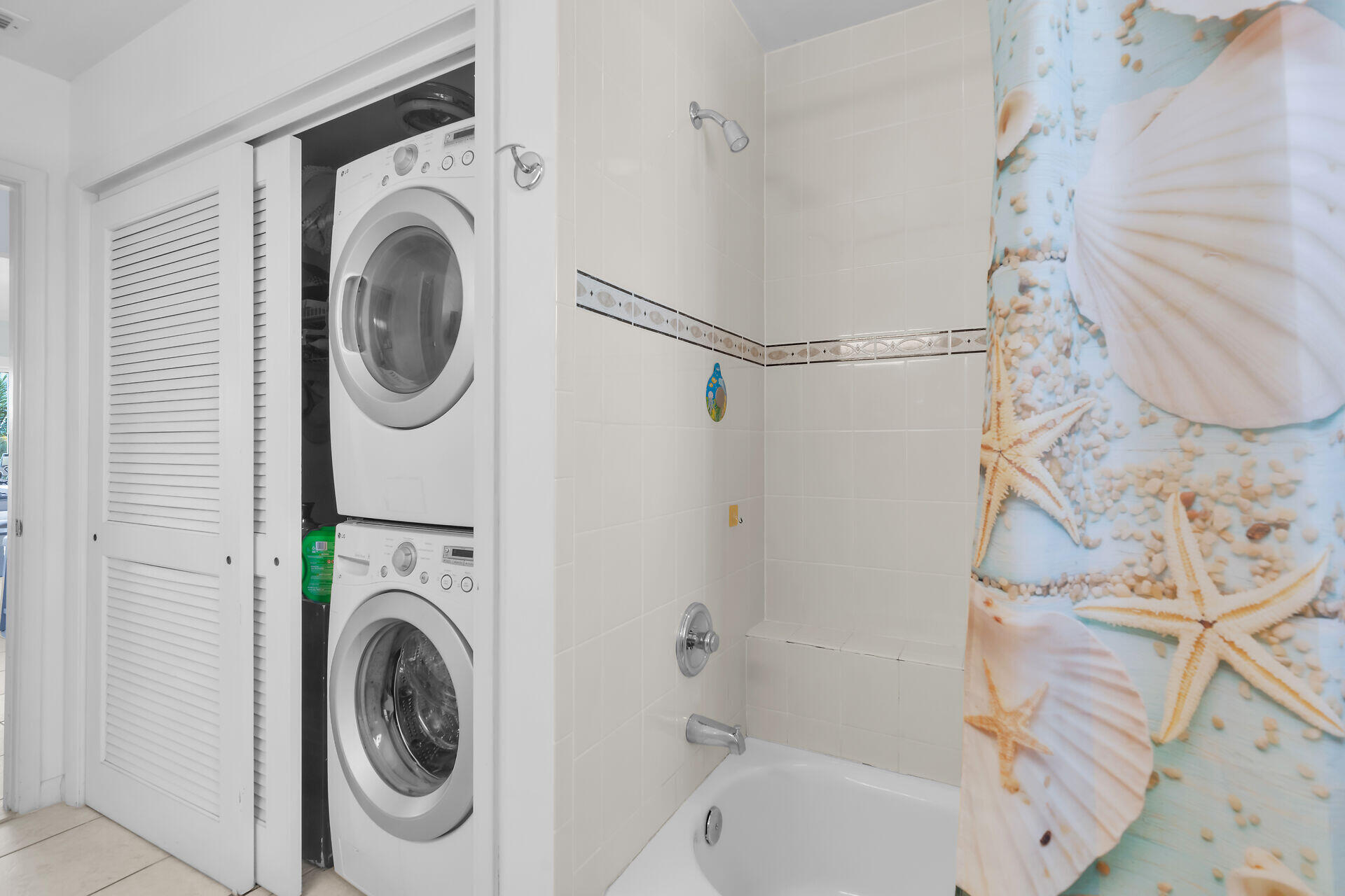 MARATHON, Florida, 33050, United States, 3 Bedrooms Bedrooms, ,2 BathroomsBathrooms,Residential,For Sale,2002078