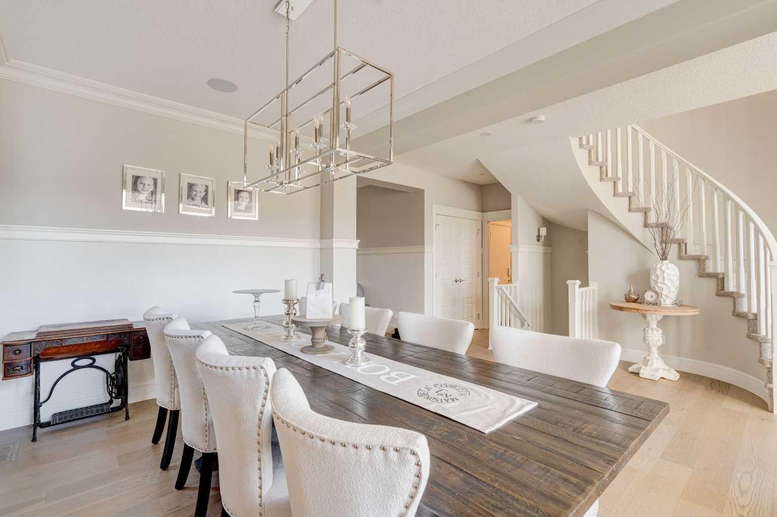 CALGARY, Alberta, T2X 2E1, CA, 4 Bedrooms Bedrooms, ,3 BathroomsBathrooms,Residential,For Sale,1987816