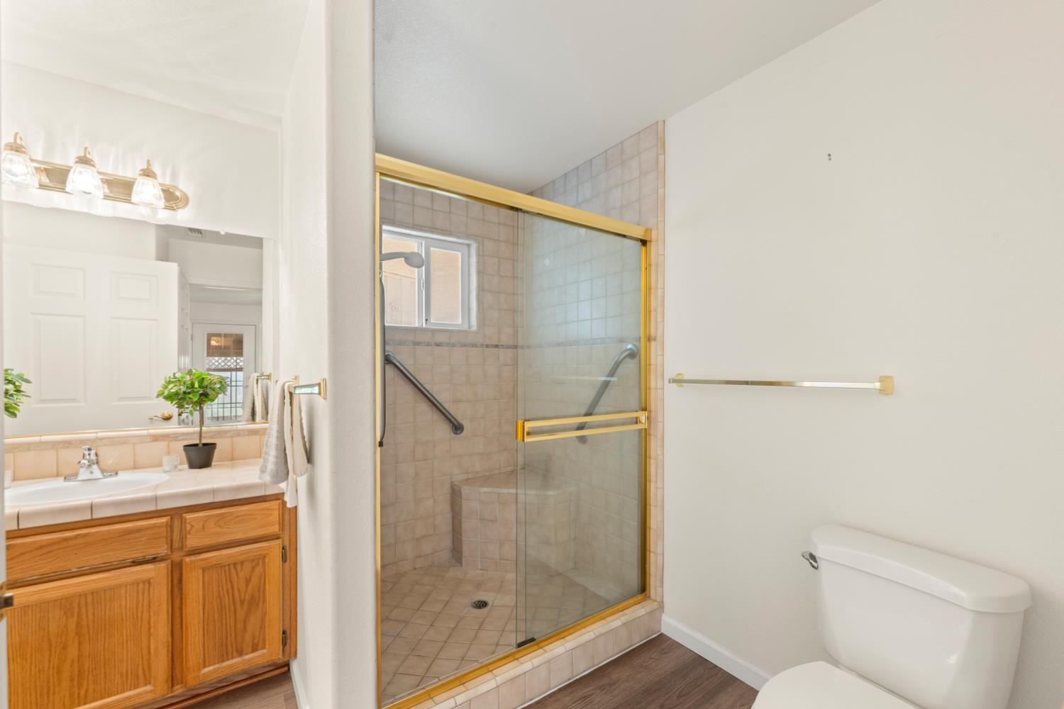 Shingle Springs, California, 95682, United States, 3 Bedrooms Bedrooms, ,3 BathroomsBathrooms,Residential,For Sale,1997420