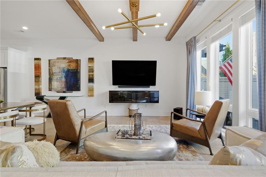 Alpharetta, Georgia, 30005, United States, 3 Bedrooms Bedrooms, ,4 BathroomsBathrooms,Residential,For Sale,1975008