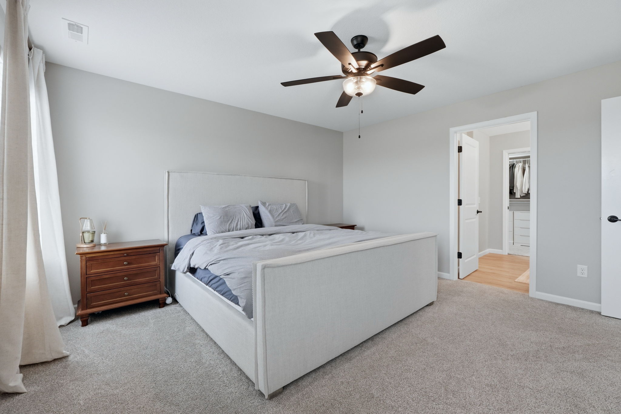  Move-in Four Bedroom Home Loaded with Upgrades - 物件實景