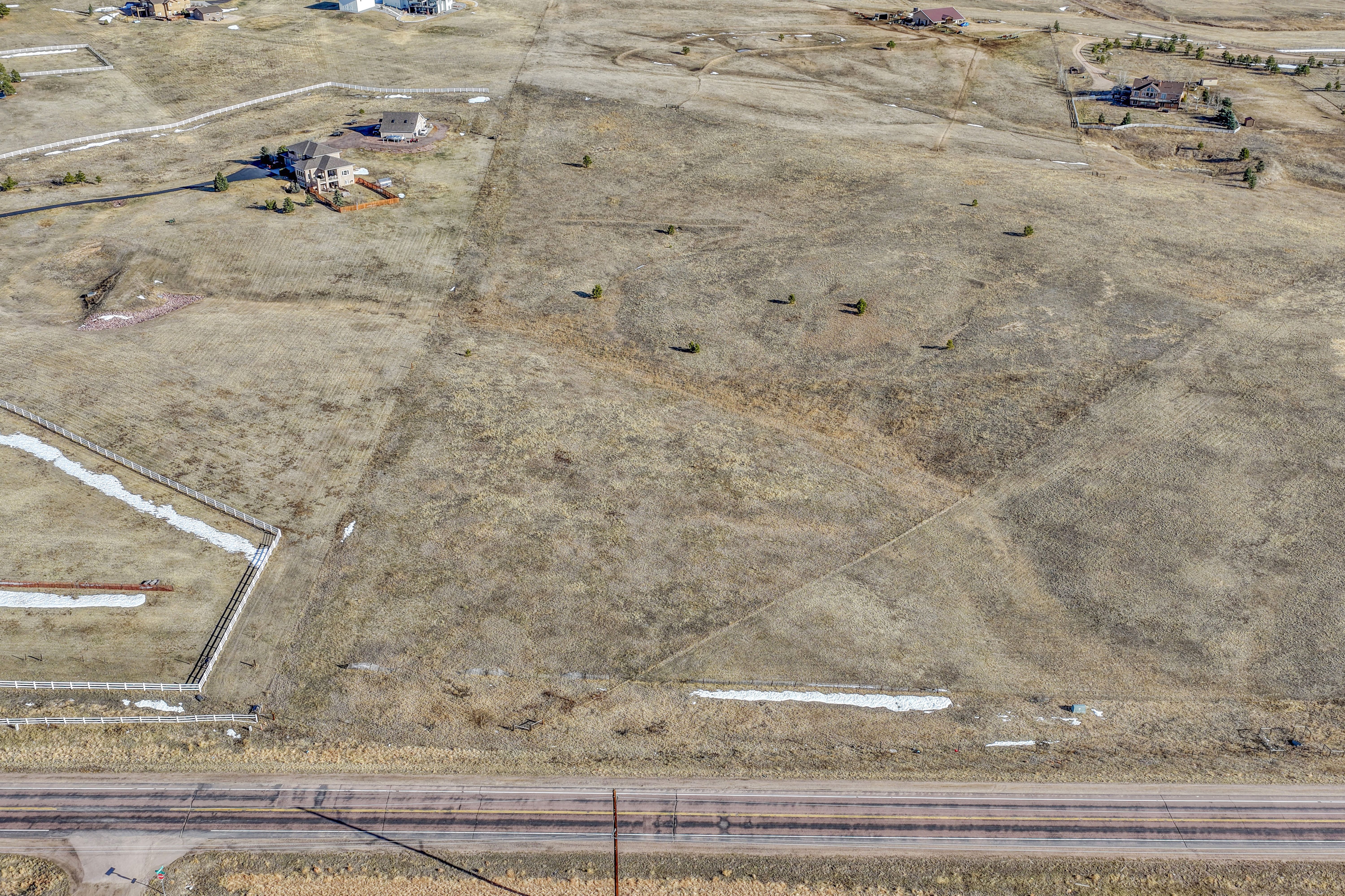  5 acres with mountain views in sought after Black Forest - 物件實景