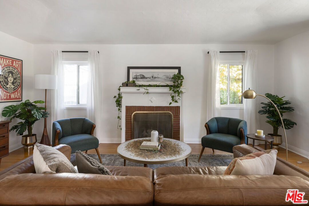 Los Angeles, California, 90027, United States, 4 Bedrooms Bedrooms, ,3 BathroomsBathrooms,Residential,For Sale,1989477