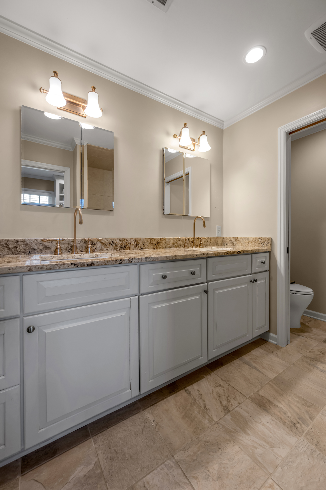  2071 Manor Drive - 物件實景