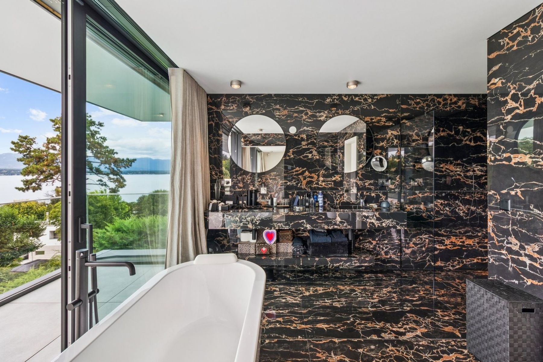  Splendid modern house with lake view - 物件實景
