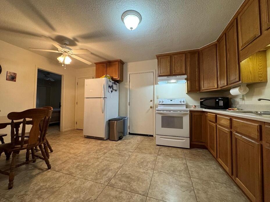 Fort Walton Beach, Florida, 32547, United States, 8 Bedrooms Bedrooms, ,4 BathroomsBathrooms,Residential,For Sale,1821326