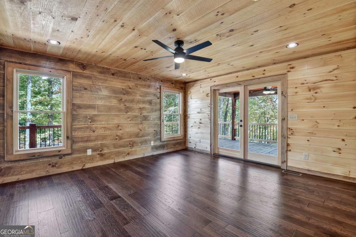 Mineral Bluff, Georgia, 30559, United States, 4 Bedrooms Bedrooms, ,3 BathroomsBathrooms,Residential,For Sale,1953932