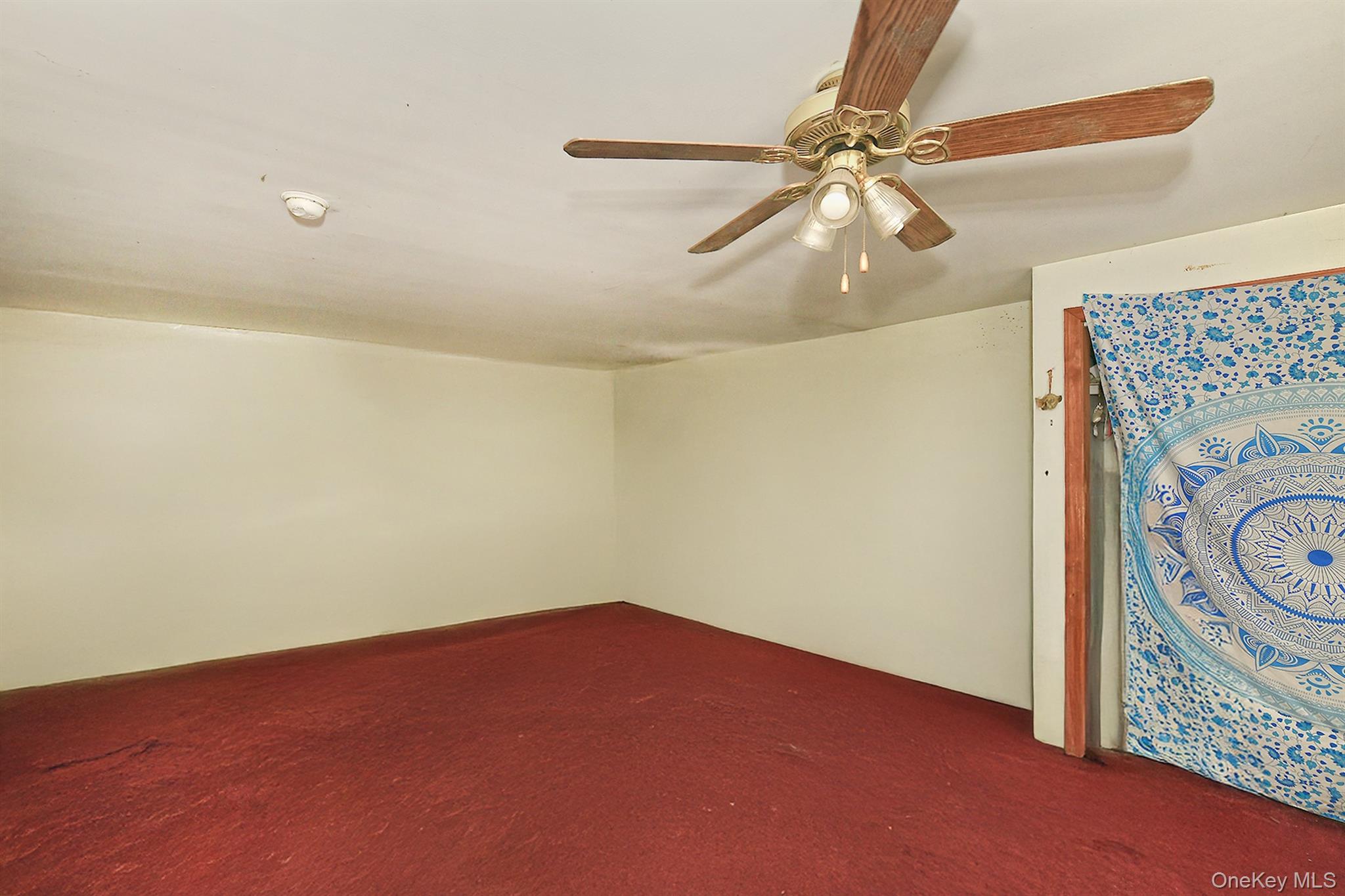 Holtsville, New York, 11742, United States, 3 Bedrooms Bedrooms, ,2 BathroomsBathrooms,Residential,For Sale,1964933