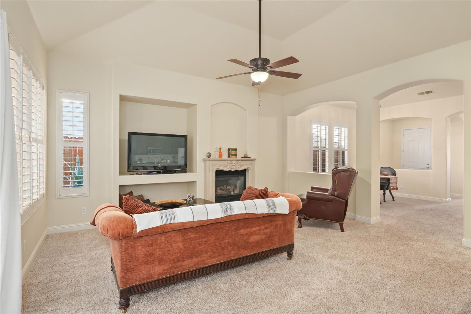 Clovis, California, 93619, United States, 3 Bedrooms Bedrooms, ,2 BathroomsBathrooms,Residential,For Sale,1942854