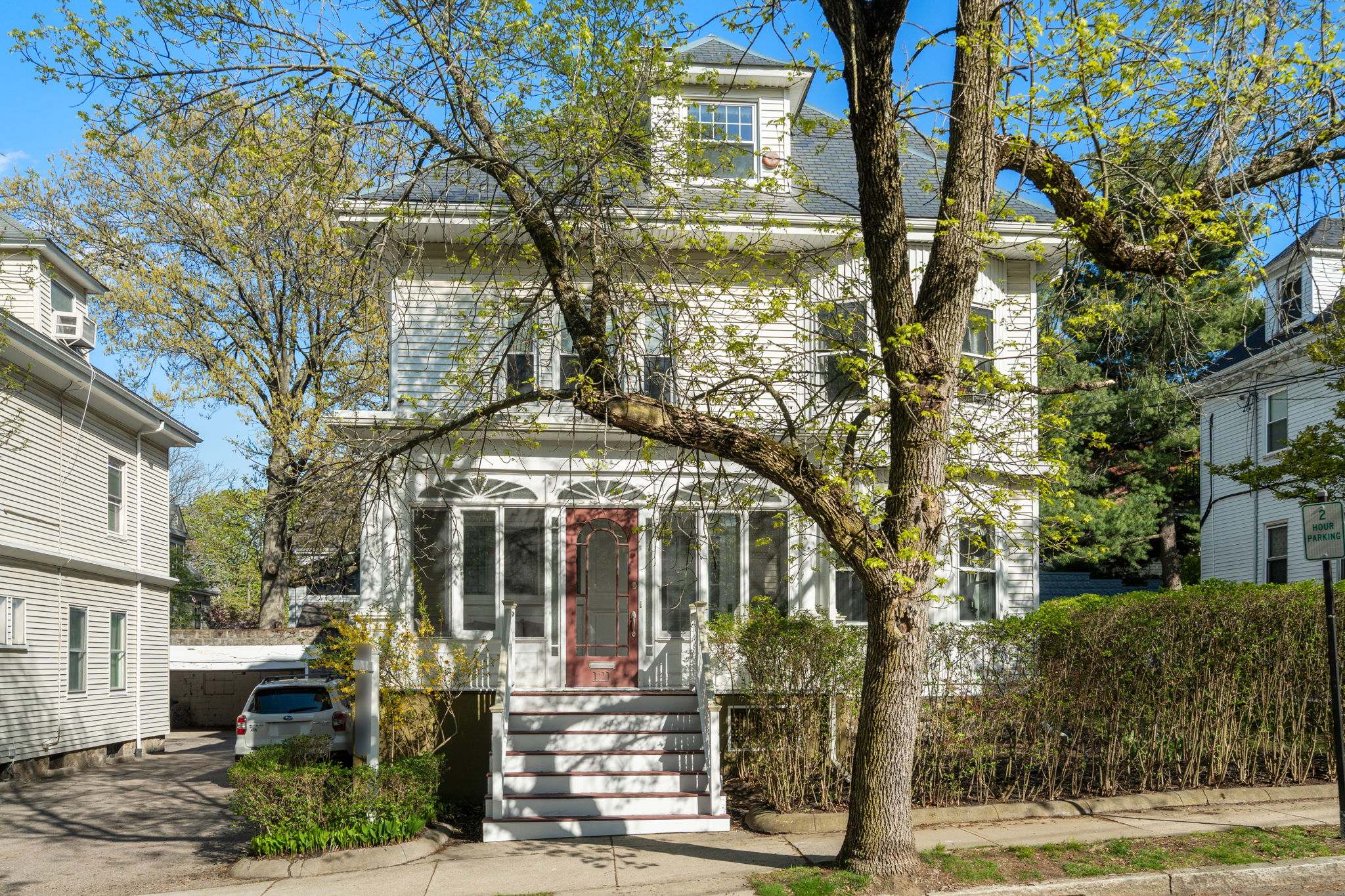  121 Thorndike Street, Brookline, MA, 02446 - 物件實景