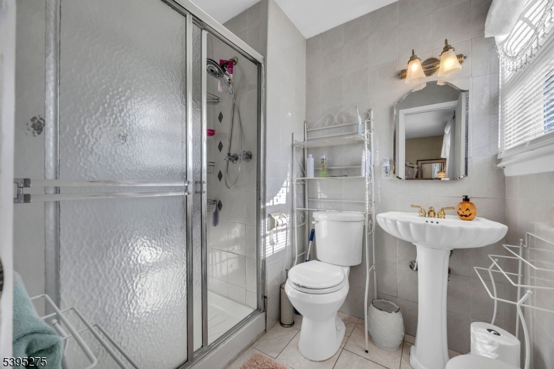 Franklin Twp., New Jersey, 08873, United States, 4 Bedrooms Bedrooms, ,3 BathroomsBathrooms,Residential,For Sale,1988990