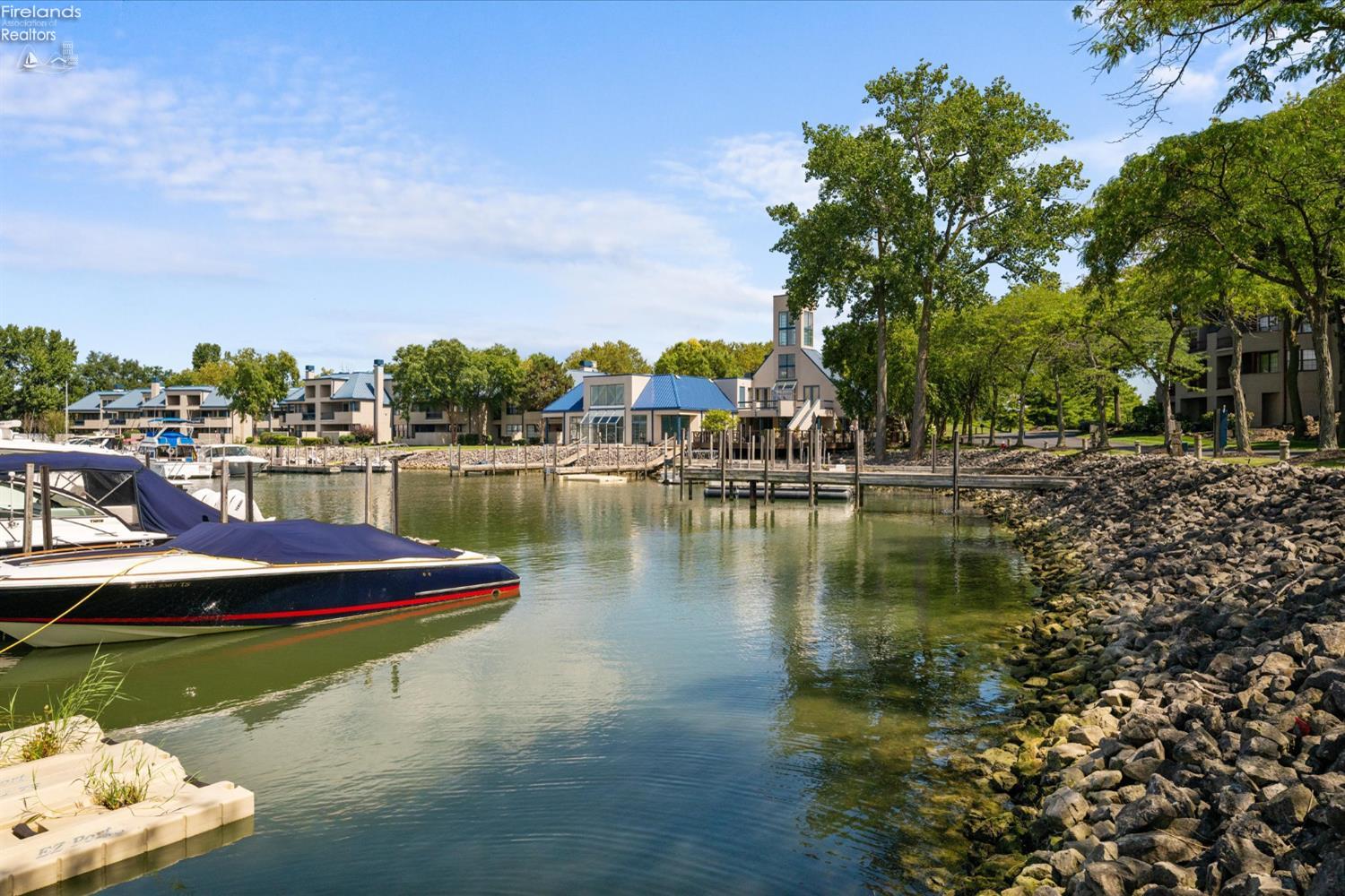 Port Clinton, Ohio, 43452, United States, 2 Bedrooms Bedrooms, ,3 BathroomsBathrooms,Residential,For Sale,1982032