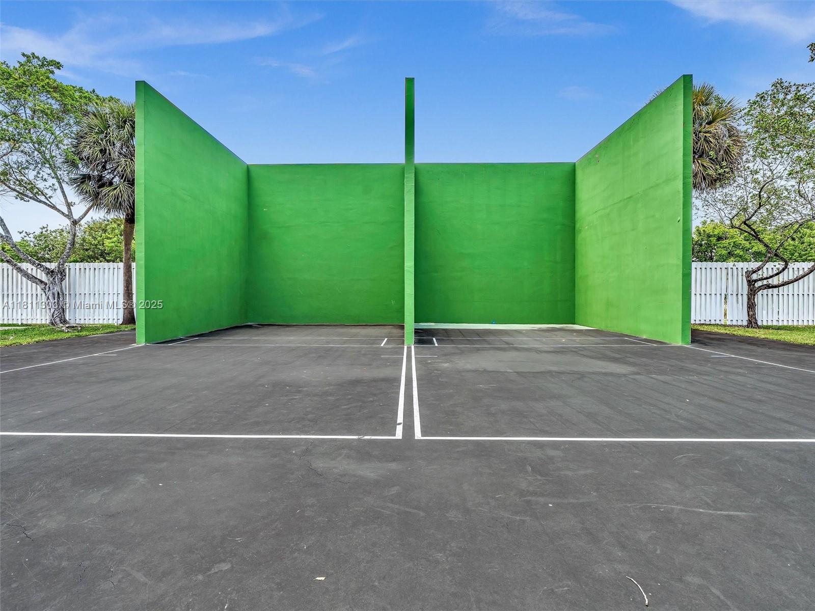 Miami, Florida, 33186, United States, 4 Bedrooms Bedrooms, ,2 BathroomsBathrooms,Residential,For Sale,1838976