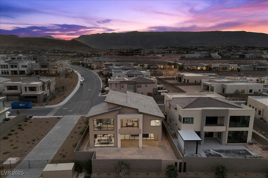 Las Vegas, Nevada, 89135, United States, 5 Bedrooms Bedrooms, ,6 BathroomsBathrooms,Residential,For Sale,1987610